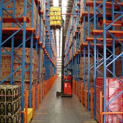 Dispositivi industriali per scaffalature per magazzini
